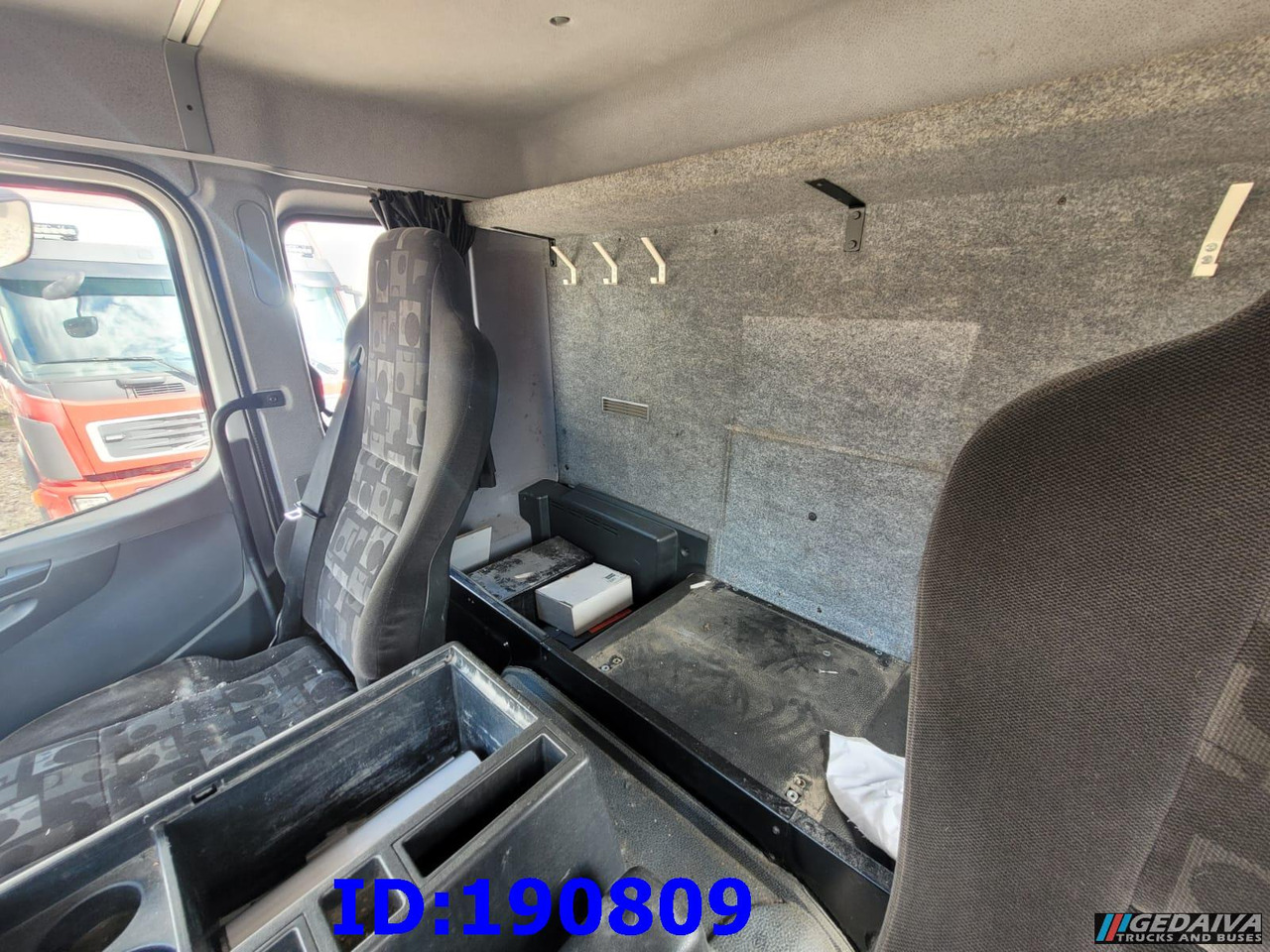 Cab chassis truck MERCEDES-BENZ Atego 1425: picture 21