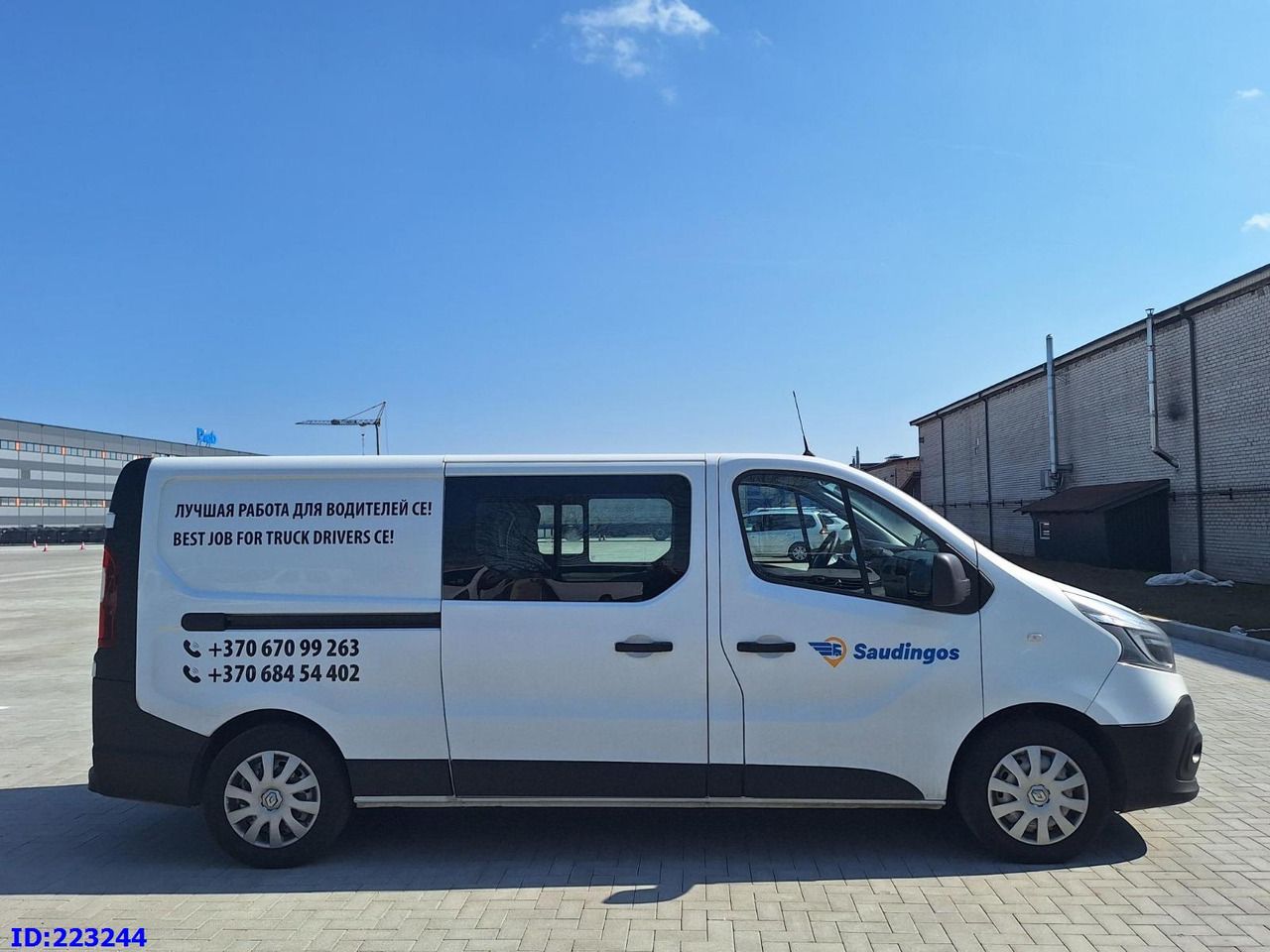 Combi van RENAULT Trafic (6pcs. available): picture 8 Combi van RENAULT Trafic (6pcs. available): picture 8