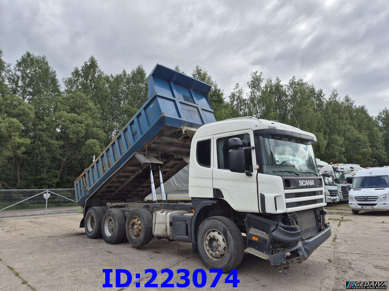 SCANIA 124 8x2 - Manual - Full steel - Tipper: picture 4 SCANIA 124 8x2 - Manual - Full steel - Tipper: picture 4