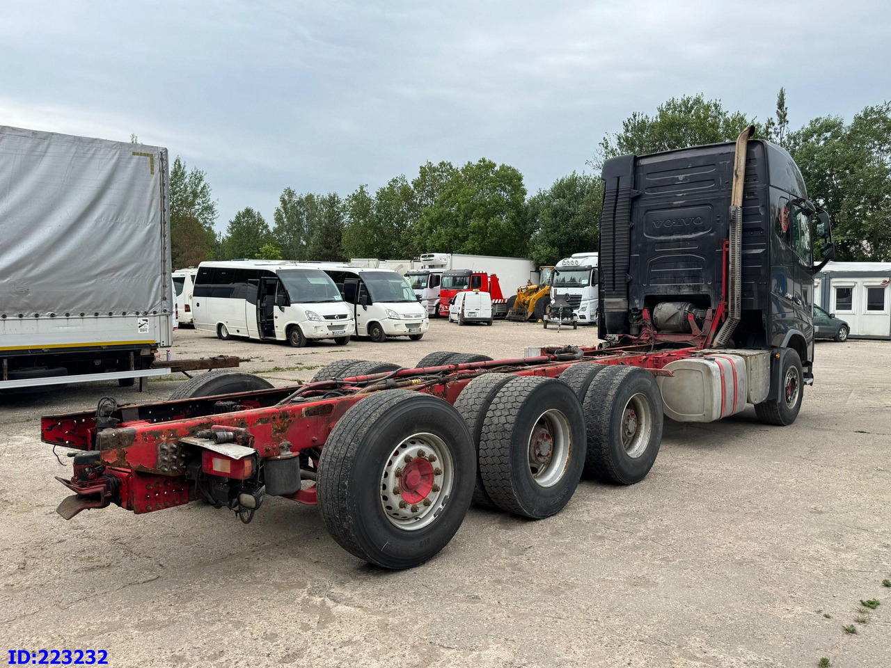 VOLVO FH16 700HP 8X4 Big Axles - Cab chassis truck: picture 5 VOLVO FH16 700HP 8X4 Big Axles - Cab chassis truck: picture 5
