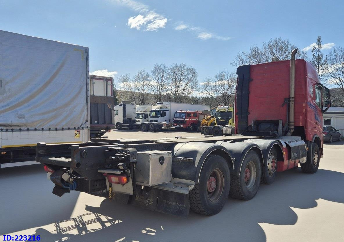 VOLVO FH16 700HP 8X4 Big axle - Cab chassis truck: picture 5 VOLVO FH16 700HP 8X4 Big axle - Cab chassis truck: picture 5