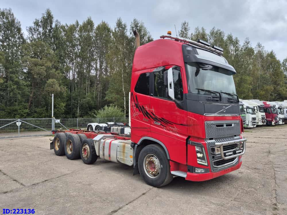 VOLVO FH16 750HP - 8x4 -Big Axles - Cab chassis truck: picture 4 VOLVO FH16 750HP - 8x4 -Big Axles - Cab chassis truck: picture 4