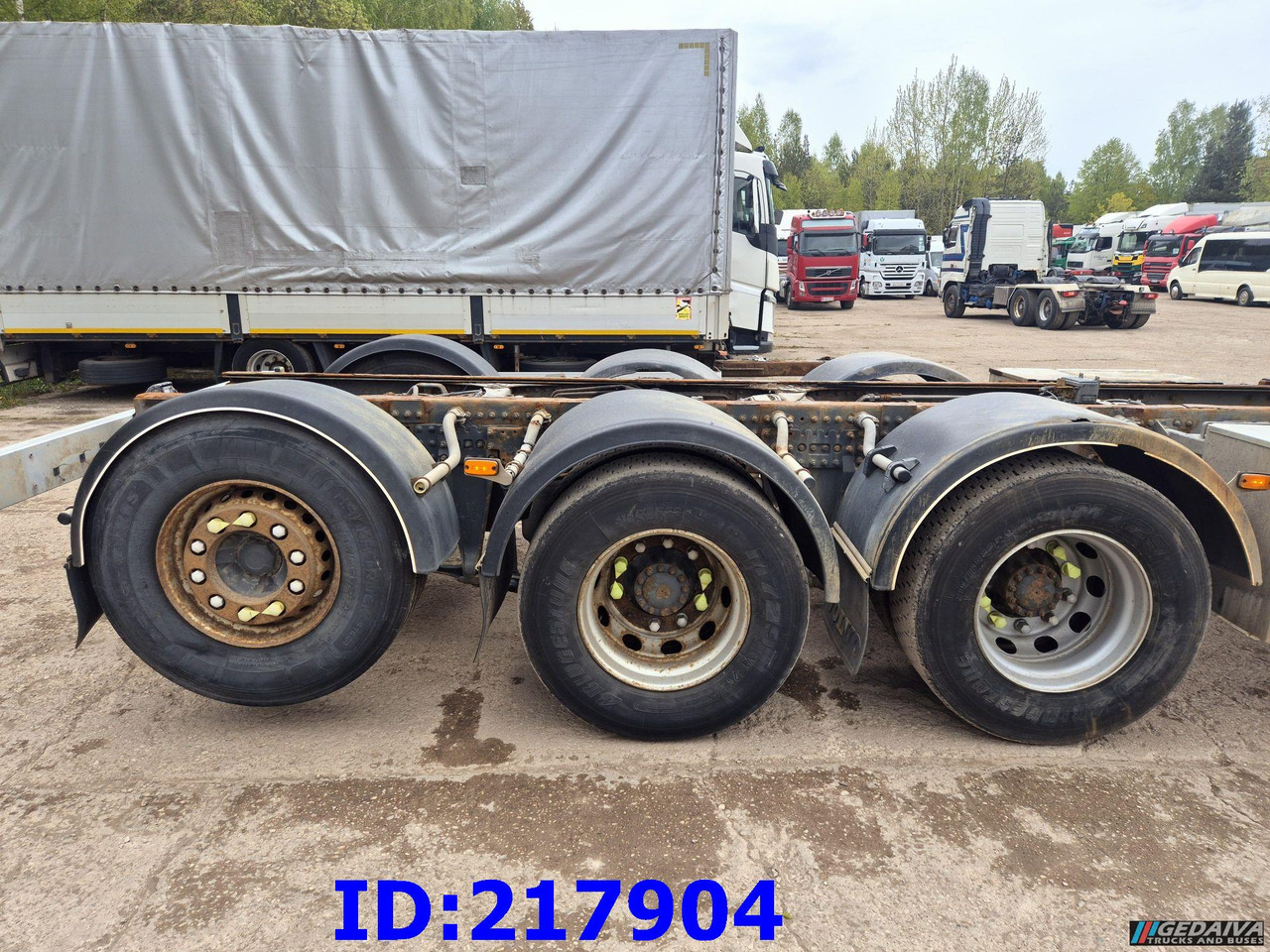 VOLVO FM 410HP 8x4 (Steering axle) - Cab chassis truck: picture 5 VOLVO FM 410HP 8x4 (Steering axle) - Cab chassis truck: picture 5