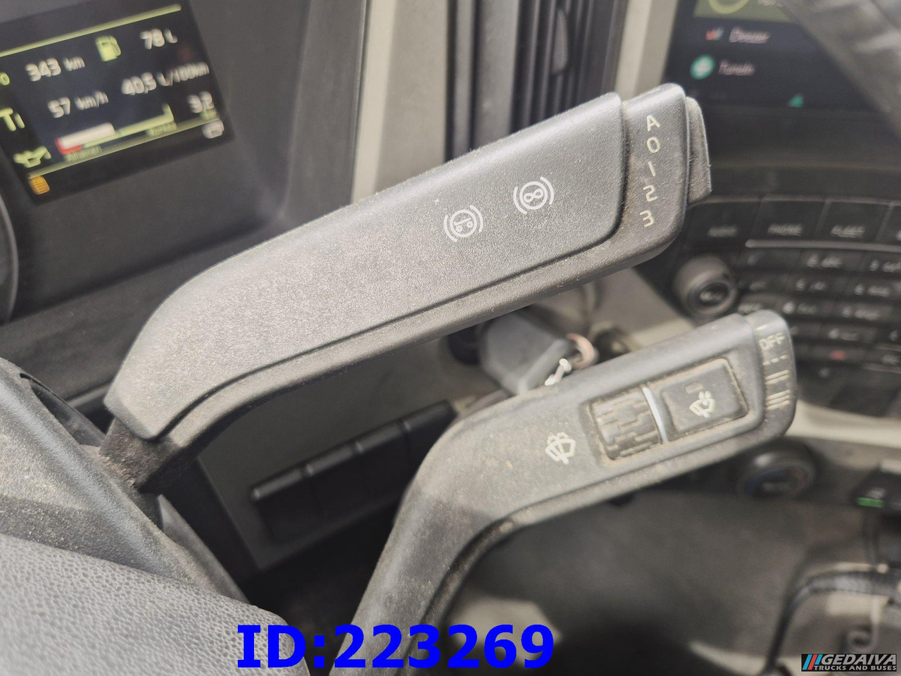Cab chassis truck VOLVO FM13 500HP 8x2 (2 steering axels): picture 15