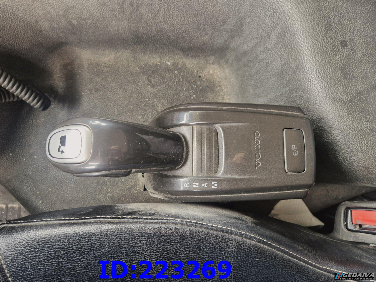 Cab chassis truck VOLVO FM13 500HP 8x2 (2 steering axels): picture 17