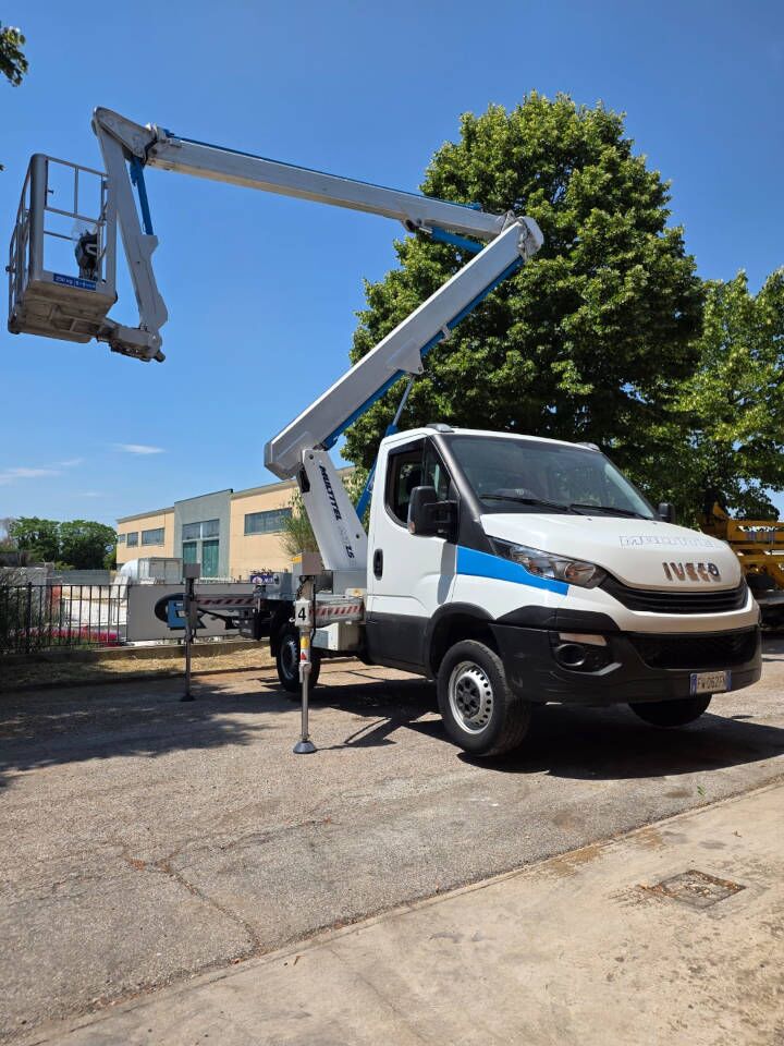 MULTITEL MZ 250 J - Truck mounted aerial platform: picture 4 MULTITEL MZ 250 J - Truck mounted aerial platform: picture 4