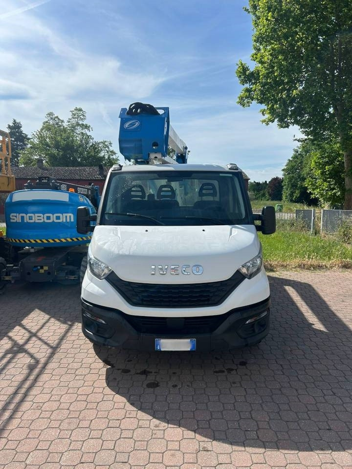 Socage 20D - Truck mounted aerial platform: picture 2 Socage 20D - Truck mounted aerial platform: picture 2