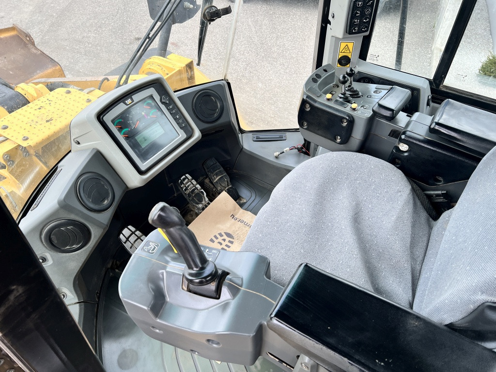 Wheel loader Caterpillar 972 K (111548): picture 10