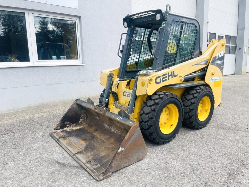 Gehl R135 (4068) - Skid steer loader: picture 4 Gehl R135 (4068) - Skid steer loader: picture 4