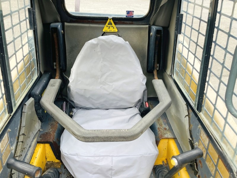 Gehl SL4240 (3746) - Skid steer loader: picture 5 Gehl SL4240 (3746) - Skid steer loader: picture 5