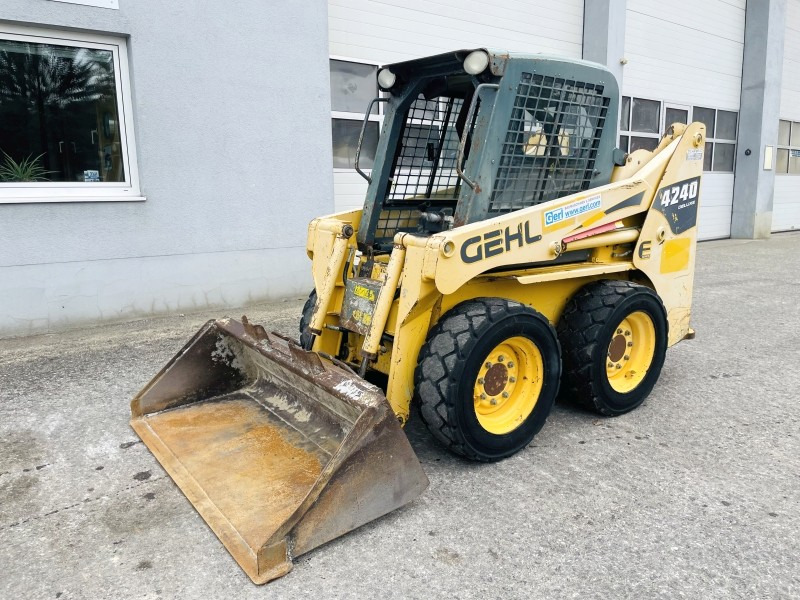 Gehl SL4240 (3746) - Skid steer loader: picture 4 Gehl SL4240 (3746) - Skid steer loader: picture 4