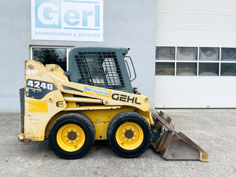 Gehl SL4240 (3746) - Skid steer loader: picture 2 Gehl SL4240 (3746) - Skid steer loader: picture 2