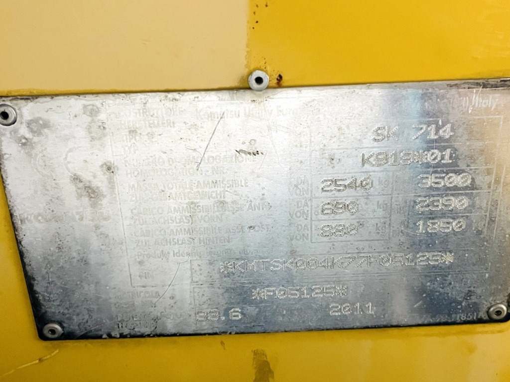 Komatsu SK714 (3906) - Skid steer loader: picture 3 Komatsu SK714 (3906) - Skid steer loader: picture 3