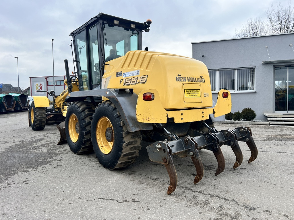 New Holland F156.6 (111492) - Grader: picture 4 New Holland F156.6 (111492) - Grader: picture 4