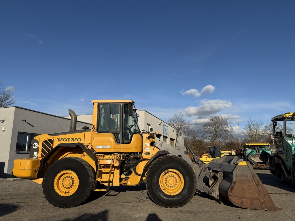 Volvo L 90 F (111773) - Wheel loader: picture 4 Volvo L 90 F (111773) - Wheel loader: picture 4
