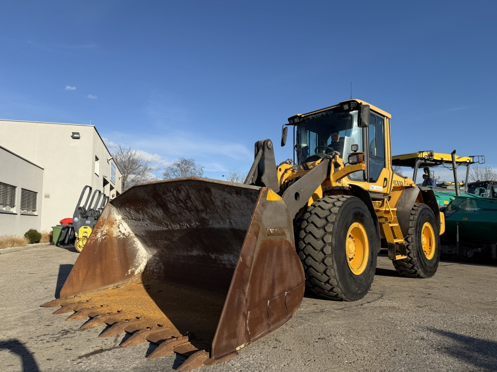 Volvo L 90 F (111773) - Wheel loader: picture 2 Volvo L 90 F (111773) - Wheel loader: picture 2