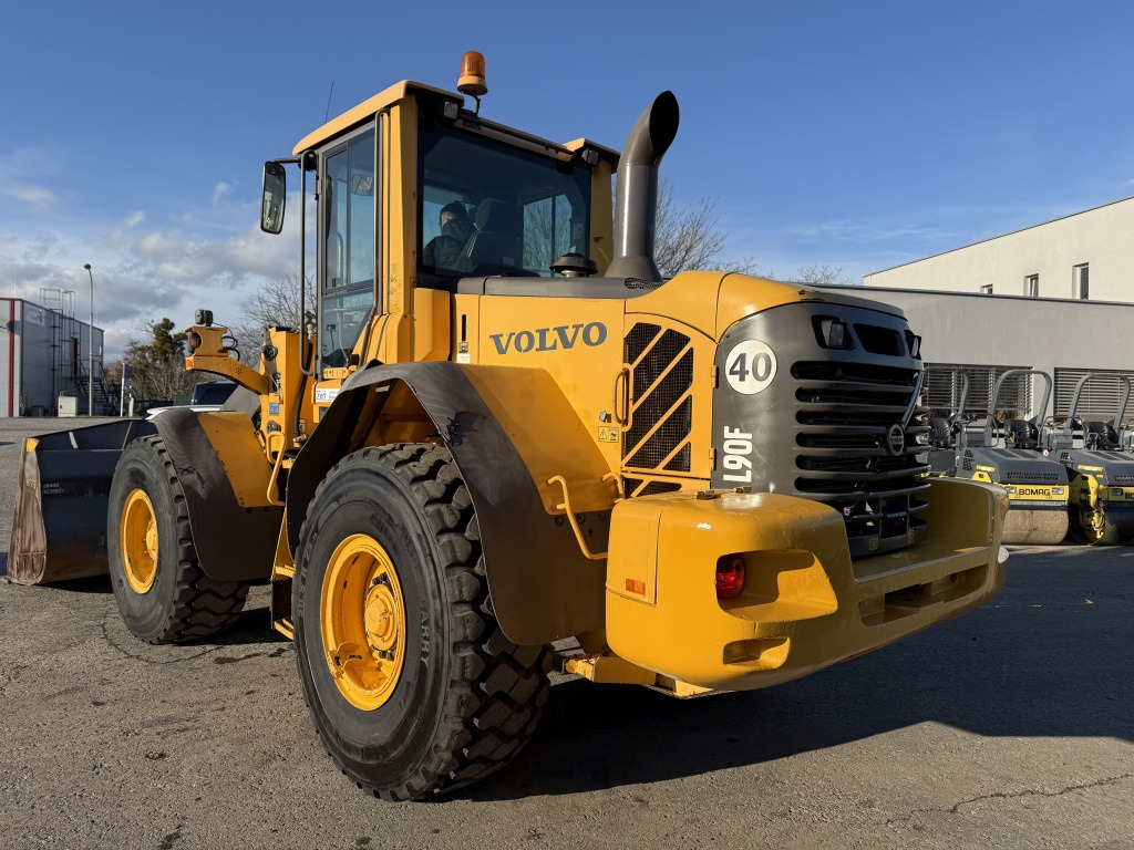 Volvo L 90 F (111773) - Wheel loader: picture 3 Volvo L 90 F (111773) - Wheel loader: picture 3