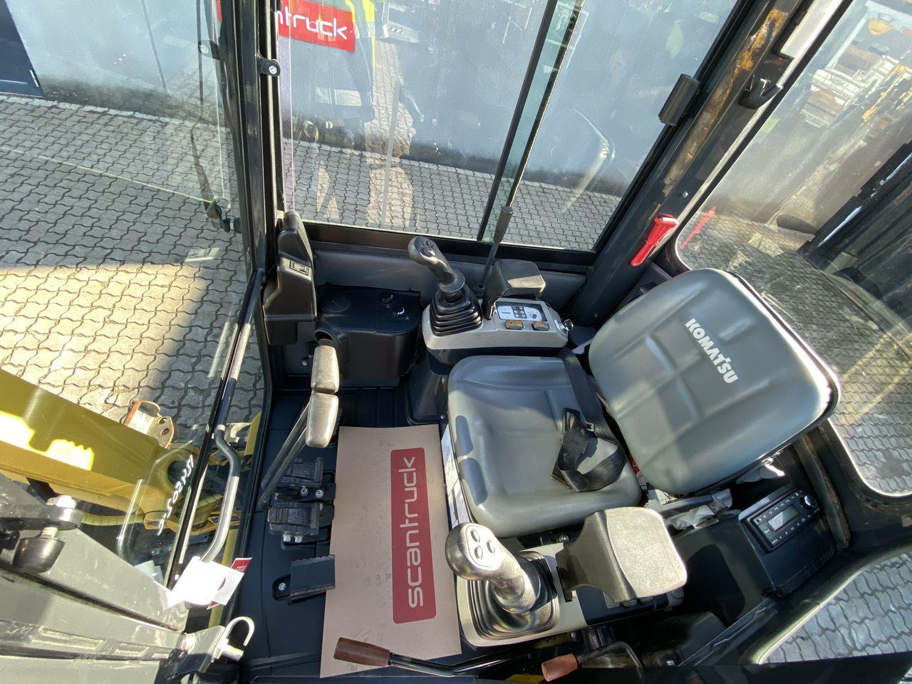 Komatsu PC16R-3HS - Mini excavator: picture 3 Komatsu PC16R-3HS - Mini excavator: picture 3