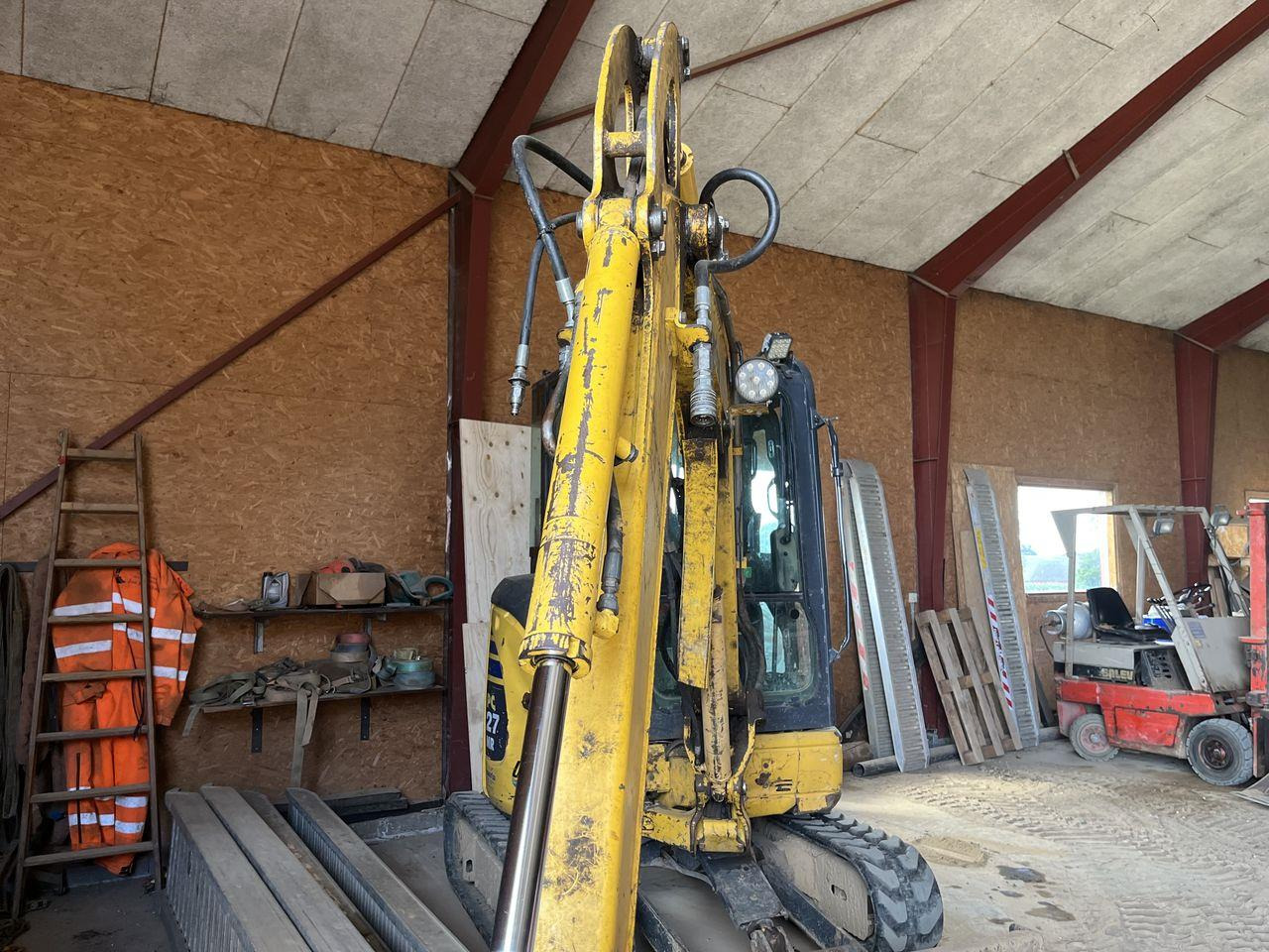 Komatsu PC27MR-2 - Mini excavator: picture 4 Komatsu PC27MR-2 - Mini excavator: picture 4