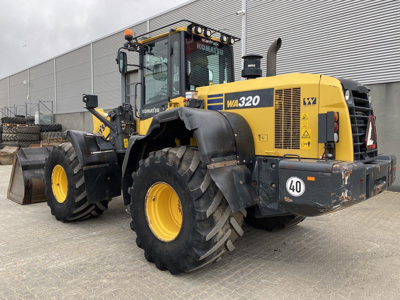 Komatsu WA320-7 - Wheel loader: picture 2 Komatsu WA320-7 - Wheel loader: picture 2
