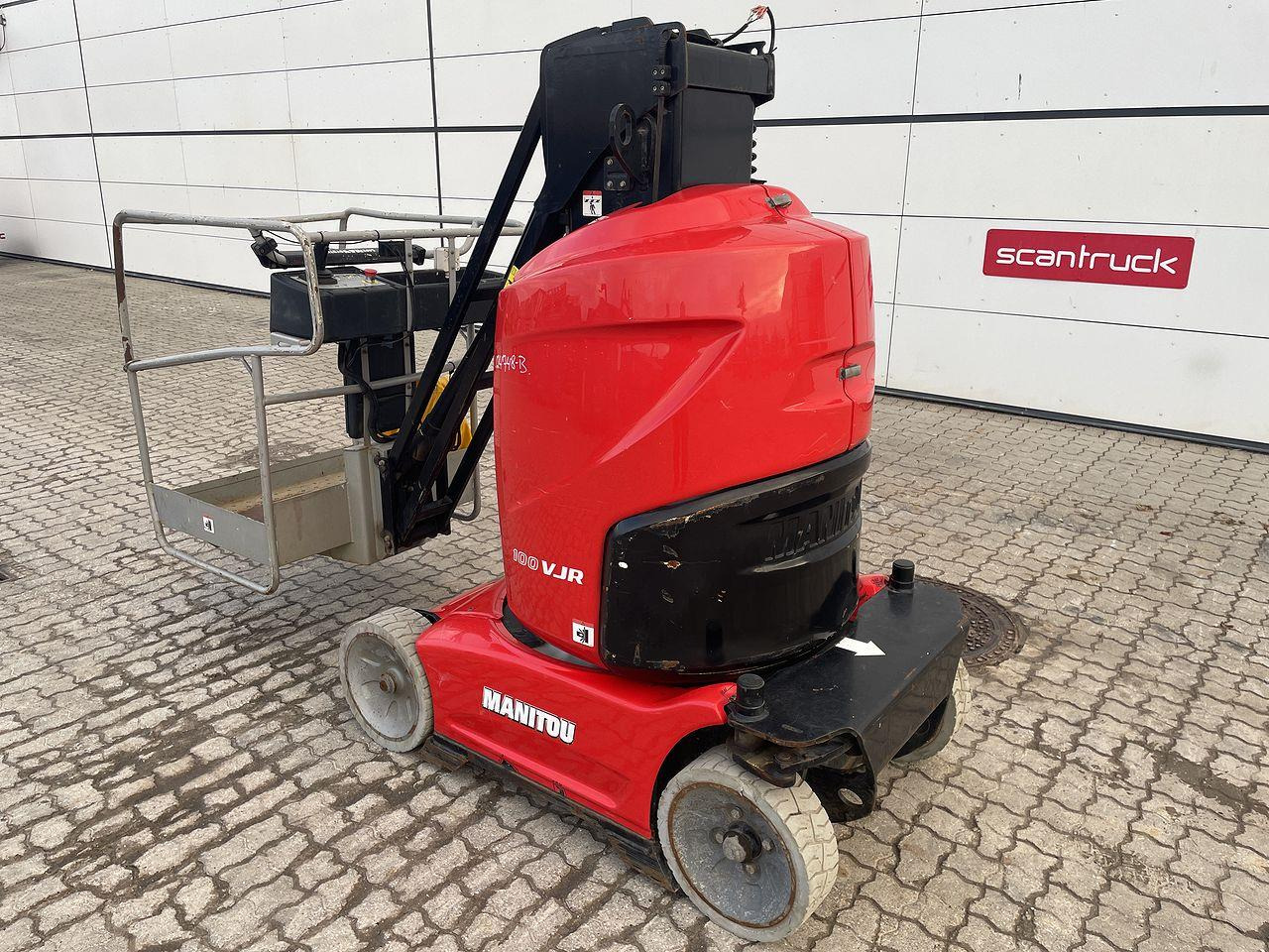 Manitou 100VJR - Vertical mast lift: picture 2 Manitou 100VJR - Vertical mast lift: picture 2
