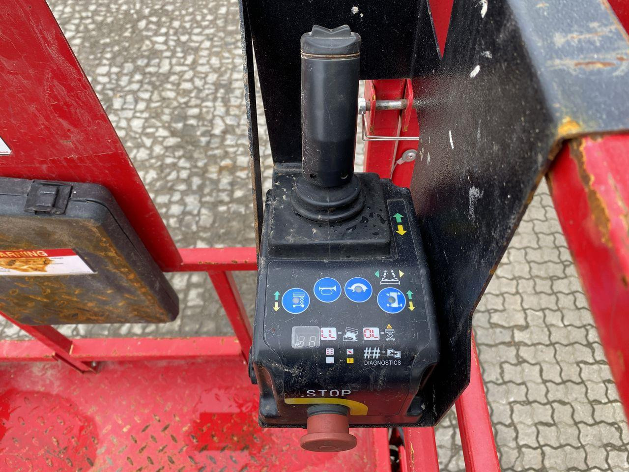 Mantall XE160W - Scissor lift: picture 3 Mantall XE160W - Scissor lift: picture 3