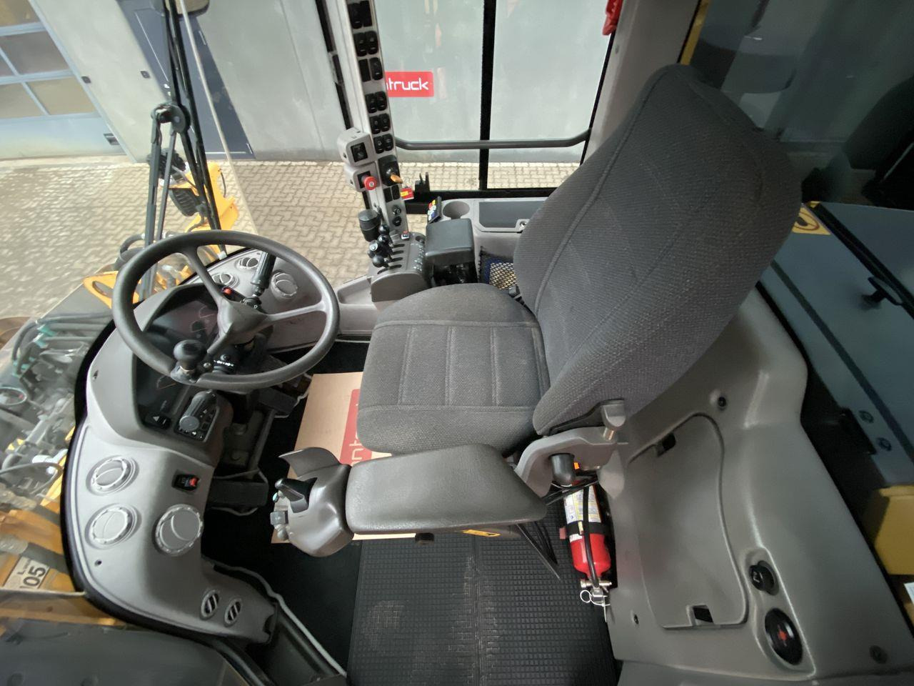 Volvo L60G - Wheel loader: picture 3 Volvo L60G - Wheel loader: picture 3