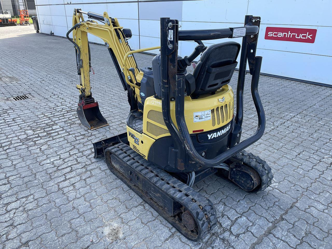 Yanmar VIO12 - Mini excavator: picture 2 Yanmar VIO12 - Mini excavator: picture 2