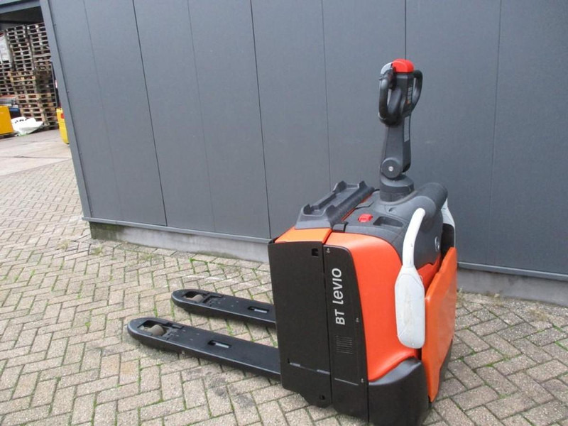 BT LPE200 - Pallet truck: picture 3 BT LPE200 - Pallet truck: picture 3