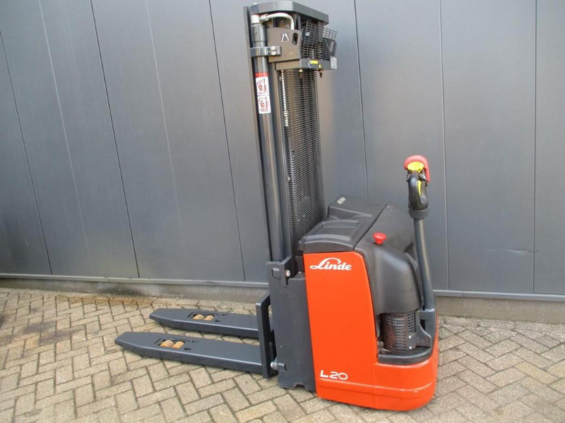 Linde L 20i - Stacker: picture 3 Linde L 20i - Stacker: picture 3