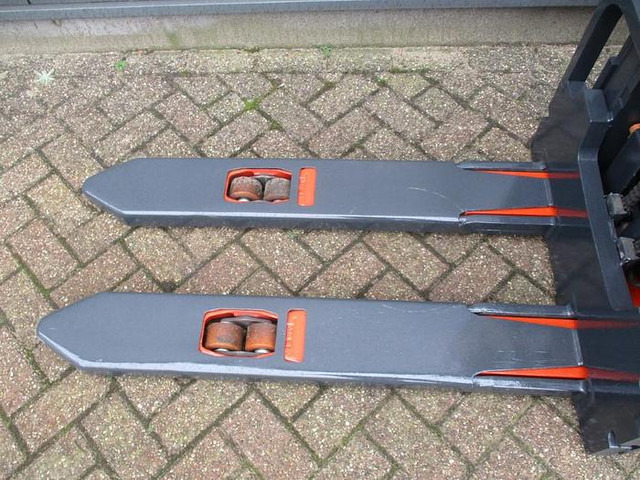 Stacker Linde L16: picture 6 Stacker Linde L16: picture 6