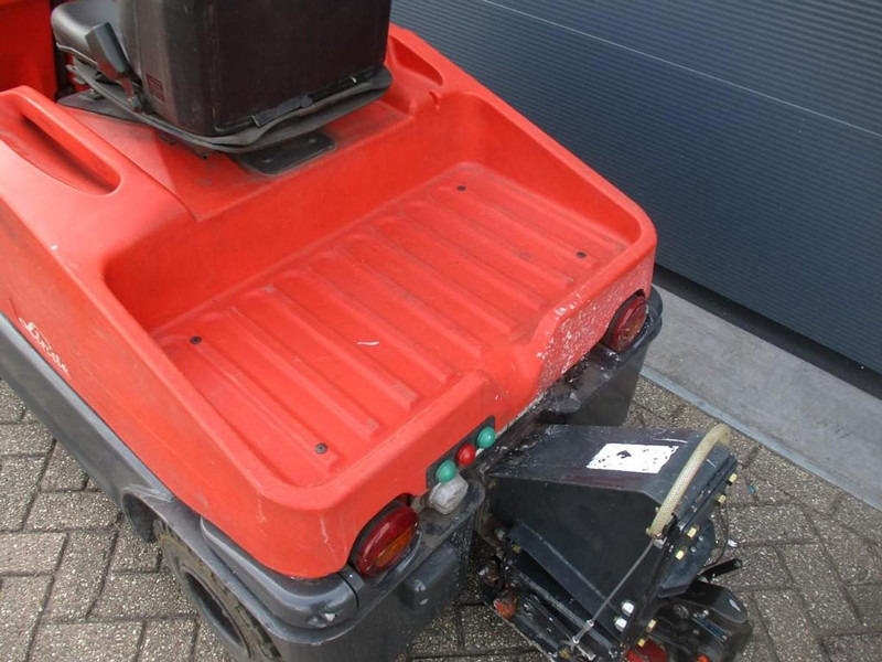 Linde P 60 - Tow tractor: picture 4 Linde P 60 - Tow tractor: picture 4