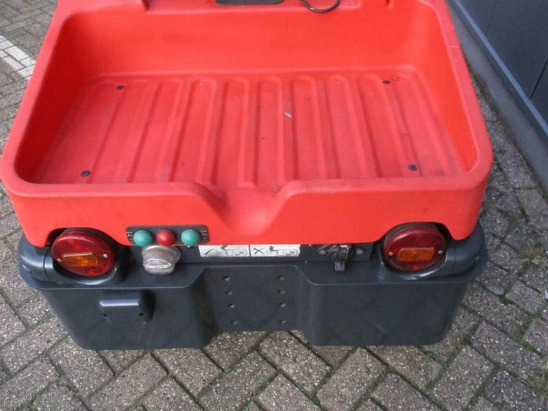 Linde P60 - Tow tractor: picture 3 Linde P60 - Tow tractor: picture 3