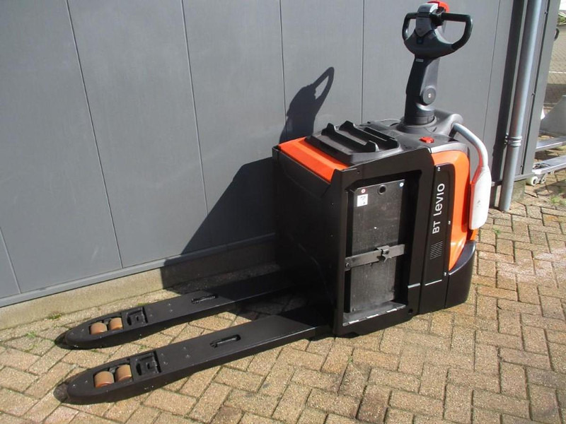 Toyota LPE200 - Pallet truck: picture 2 Toyota LPE200 - Pallet truck: picture 2