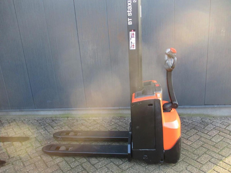 Toyota SWE 080L - Stacker: picture 3 Toyota SWE 080L - Stacker: picture 3