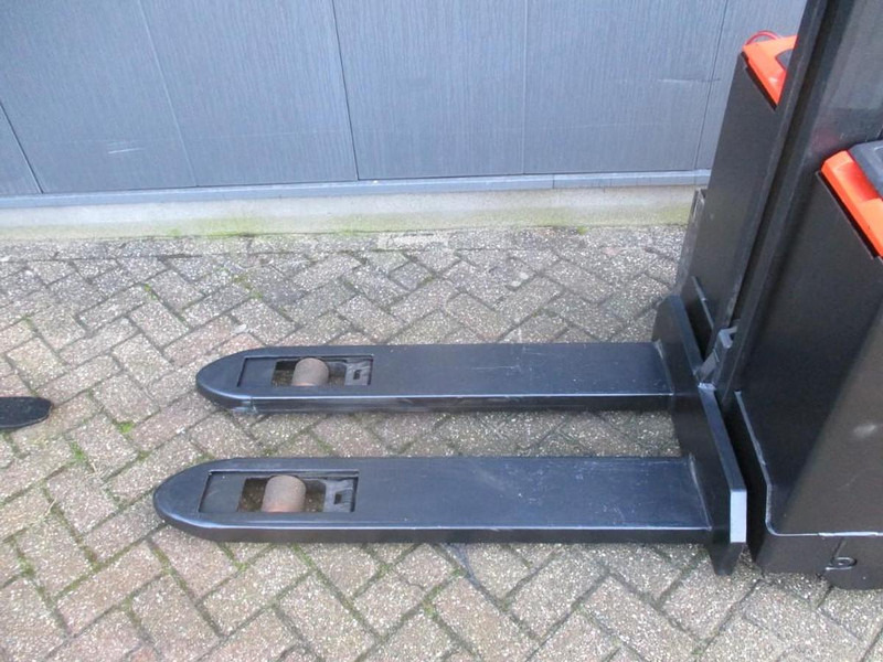 Toyota SWE 080L - Stacker: picture 4 Toyota SWE 080L - Stacker: picture 4