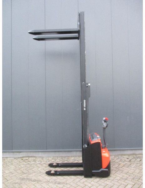 Toyota SWE100 - Stacker: picture 5 Toyota SWE100 - Stacker: picture 5