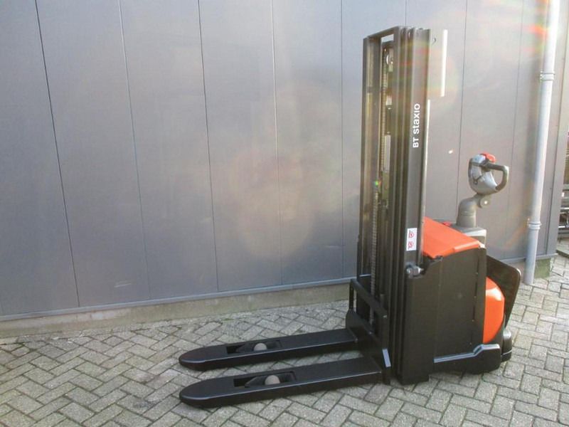 Toyota SWE140 - Pallet truck: picture 1 Toyota SWE140 - Pallet truck: picture 1