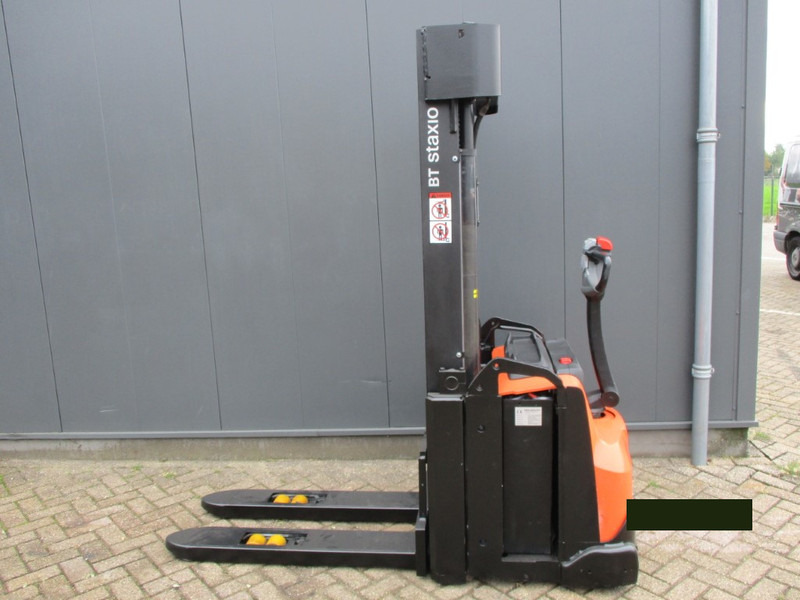 Toyota SWE160L - Pallet truck: picture 1 Toyota SWE160L - Pallet truck: picture 1