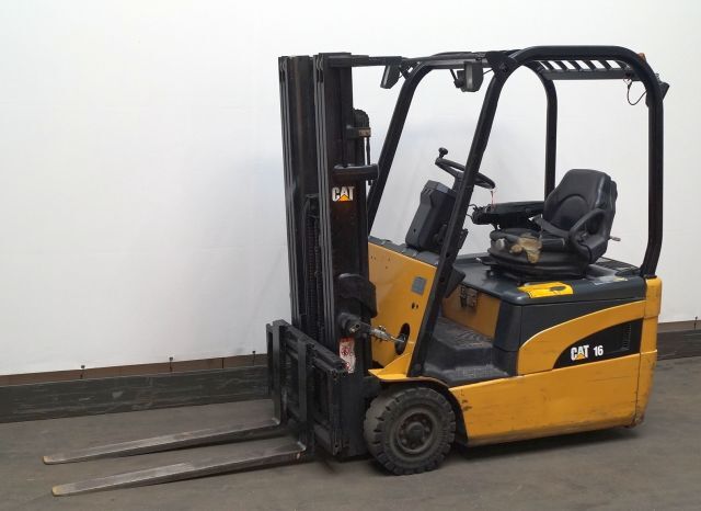 Caterpillar EP16KT - Electric forklift: picture 1 Caterpillar EP16KT - Electric forklift: picture 1