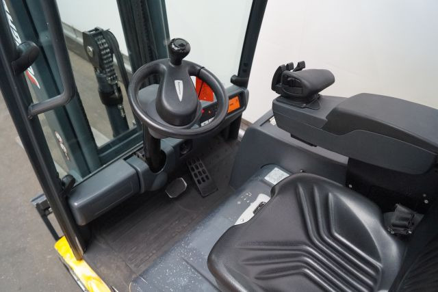 Jungheinrich EFG215 - Electric forklift: picture 3 Jungheinrich EFG215 - Electric forklift: picture 3