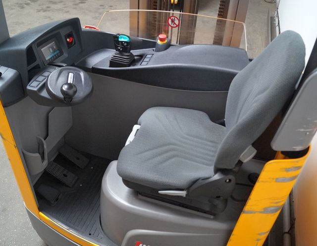 Jungheinrich ETV214 - Reach truck: picture 3 Jungheinrich ETV214 - Reach truck: picture 3