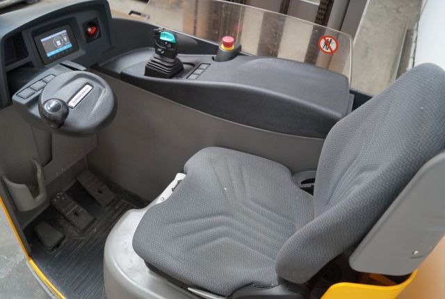 Jungheinrich ETV214 - Reach truck: picture 3 Jungheinrich ETV214 - Reach truck: picture 3