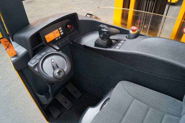 Jungheinrich ETV320 - Reach truck: picture 3 Jungheinrich ETV320 - Reach truck: picture 3