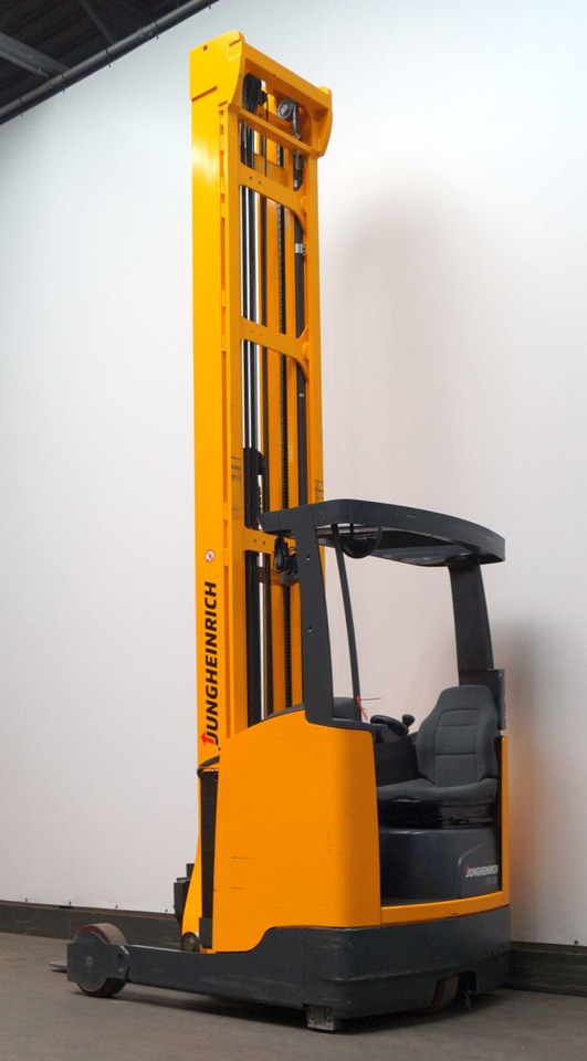 Jungheinrich ETV320 - Reach truck: picture 1 Jungheinrich ETV320 - Reach truck: picture 1