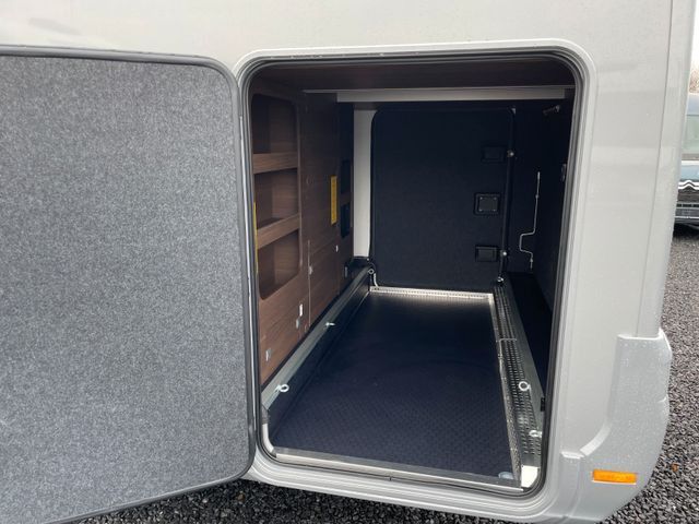 Adria Matrix Supreme 670 DL*4,4T*Leder*Safety Plus - Semi-integrated motorhome: picture 5 Adria Matrix Supreme 670 DL*4,4T*Leder*Safety Plus - Semi-integrated motorhome: picture 5