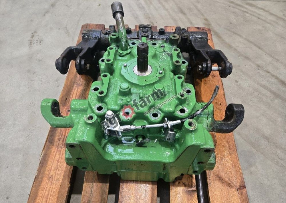 Obudowa WOM, podnośnik, John Deere 5125R, 5130R - Hydraulics: picture 2 Obudowa WOM, podnośnik, John Deere 5125R, 5130R - Hydraulics: picture 2