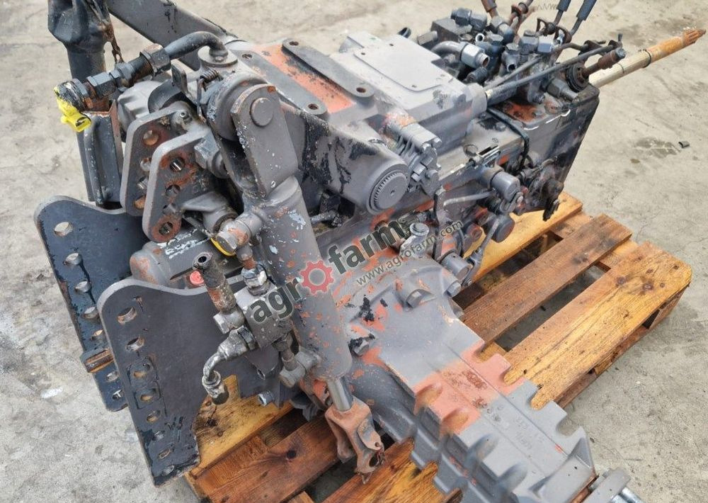 Skrzynia biegów i most tylny Renault Fructus 130 - Gearbox: picture 4 Skrzynia biegów i most tylny Renault Fructus 130 - Gearbox: picture 4