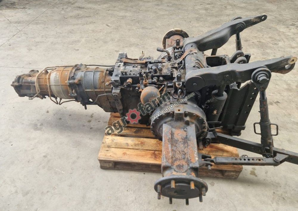 Skrzynia biegów, most tylny Valtra N174 H - Gearbox: picture 2 Skrzynia biegów, most tylny Valtra N174 H - Gearbox: picture 2