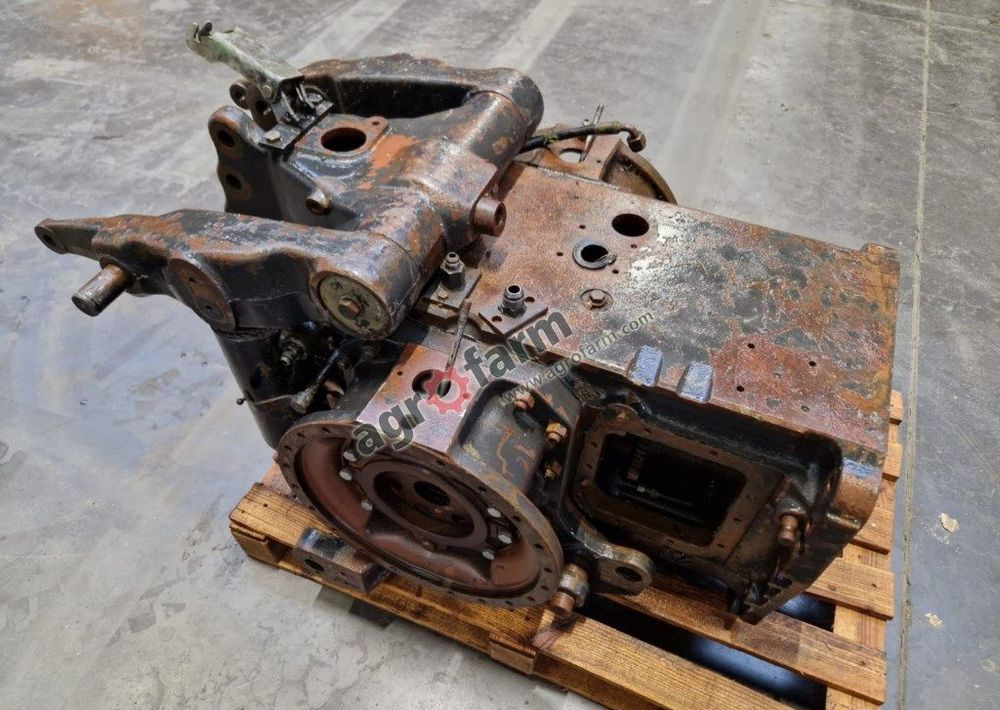 Tylny most Valtra 6400 - Gearbox: picture 1 Tylny most Valtra 6400 - Gearbox: picture 1